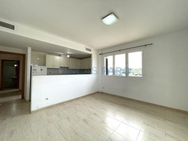 Ref. 1571V - Venta PLANTA BAJA CON PISCINA COMUNITARIA Y PLAZA DE PARKING EN ES CASTELL